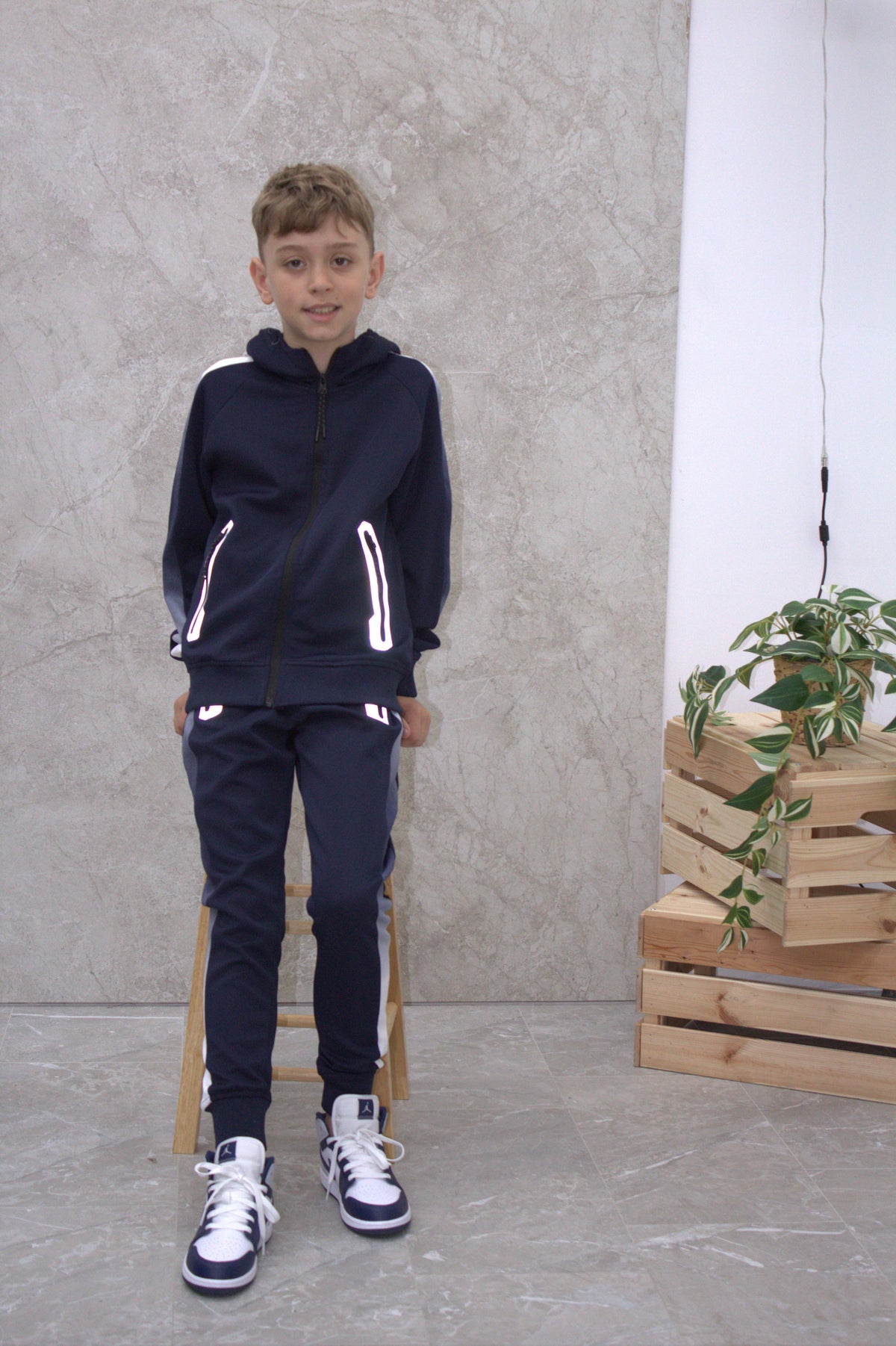 Louis Contrast Tone Tracksuit BT2366 in Black
