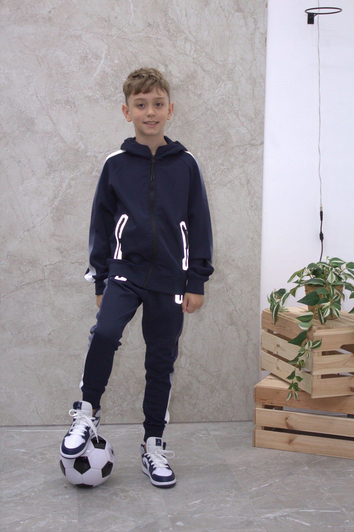 Louis Contrast Tone Tracksuit BT2366 in Black