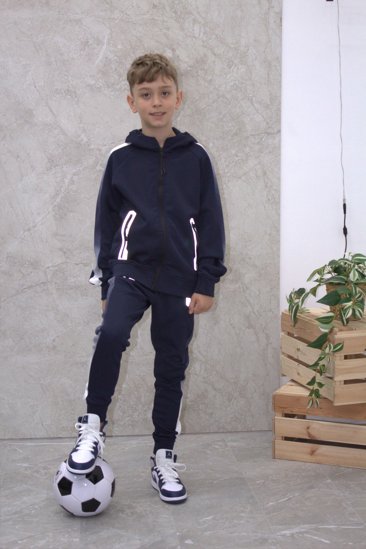 Louis Contrast Tone Tracksuit BT2366 in Black